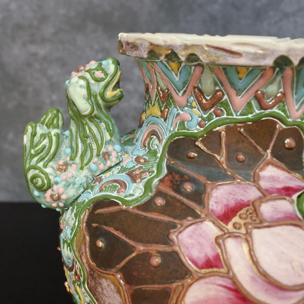 Antique Japanese Satsuma Moriage Foo Dog Floral Vase Urn - Picture 10 of 14